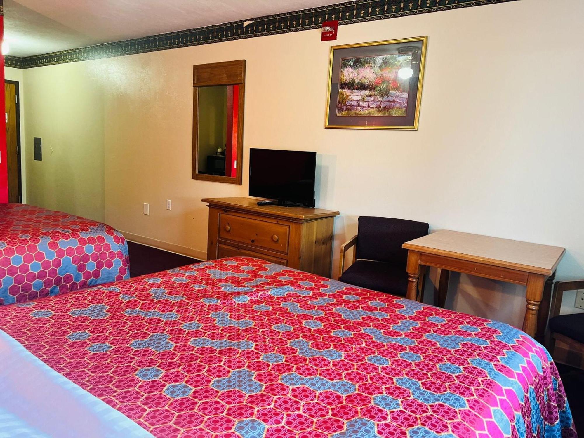 Villa Inn Motel Near Hwy 12 Wi Capital O Fort Atkinson Dış mekan fotoğraf