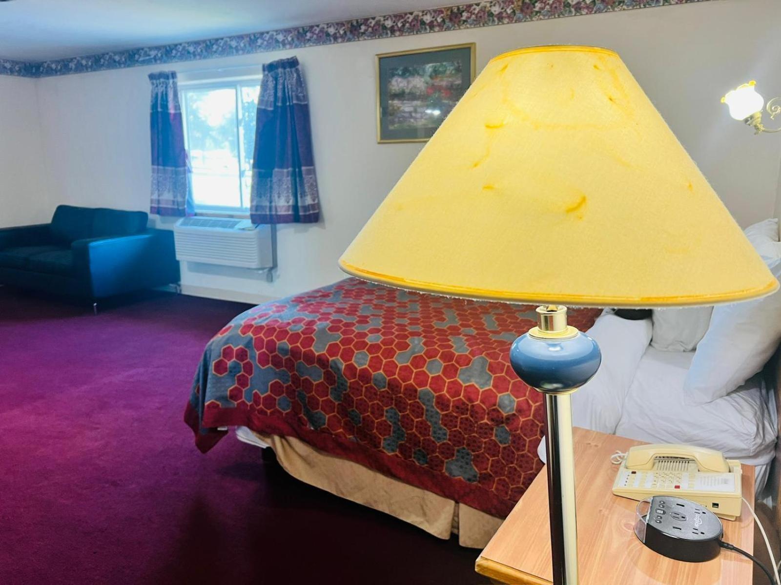Villa Inn Motel Near Hwy 12 Wi Capital O Fort Atkinson Dış mekan fotoğraf