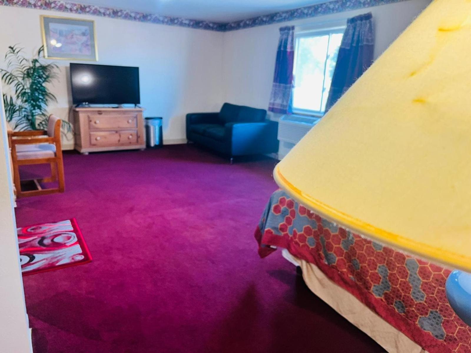 Villa Inn Motel Near Hwy 12 Wi Capital O Fort Atkinson Dış mekan fotoğraf
