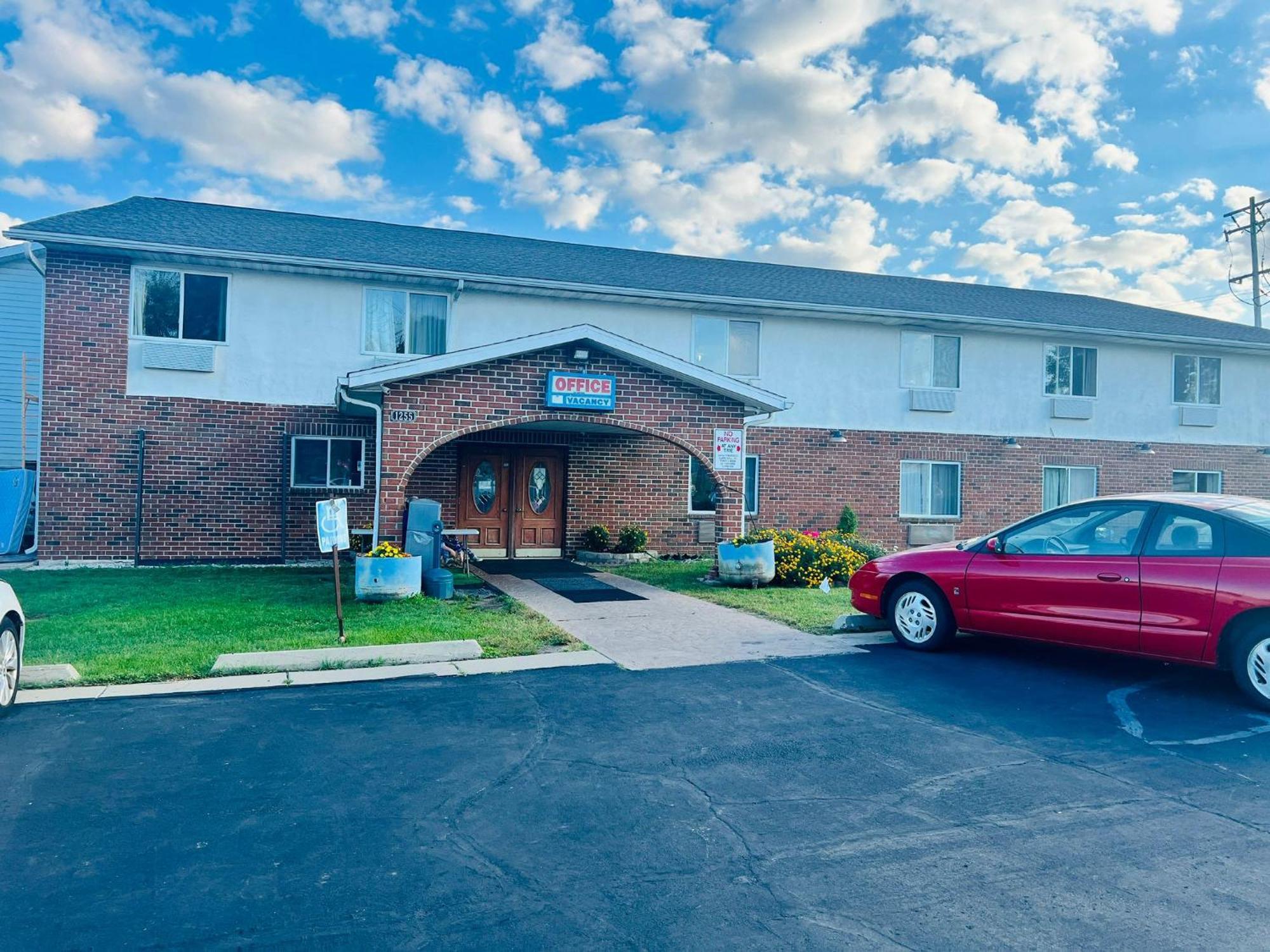 Villa Inn Motel Near Hwy 12 Wi Capital O Fort Atkinson Dış mekan fotoğraf